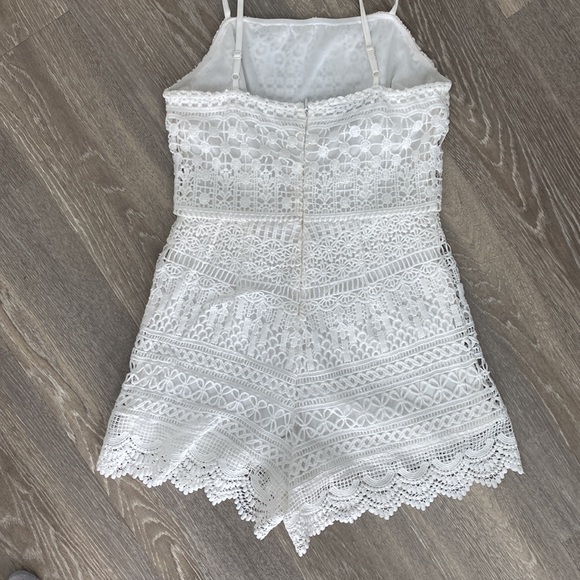 KENDALL & KYLIE Romper - Picture 2 of 3
